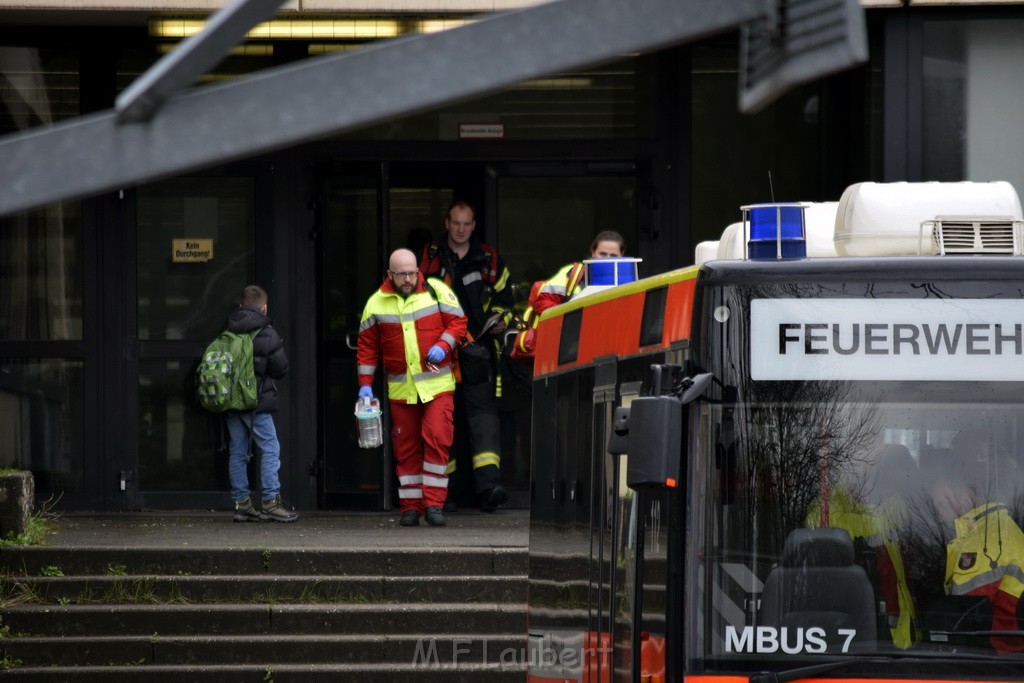 Einsatz BF Koeln Schule Burgwiesenstr Koeln Holweide P055.JPG - Miklos Laubert